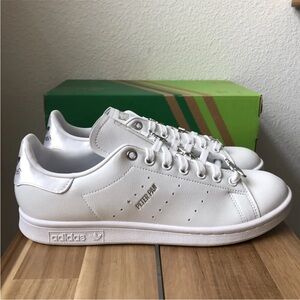 New Adidas Stan Smith x Peter Pan x Tinker Bell Disney Men’s Shoes Size 10.5
